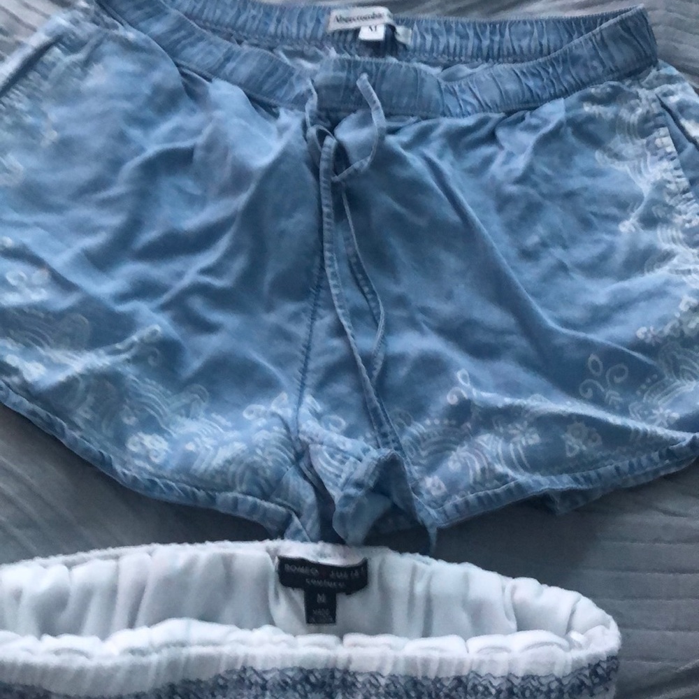 Two for one price 🤑 - Picture 3 of 3